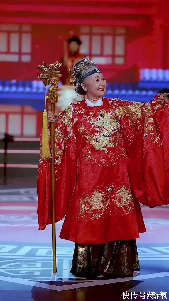 刘维秀$这位77岁的奶奶,穿上汉服也太惊艳了