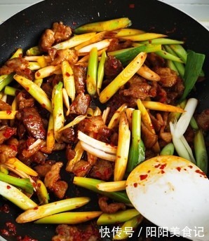 秒钟|这道回锅肉,做火一家餐厅,10秒钟教会你