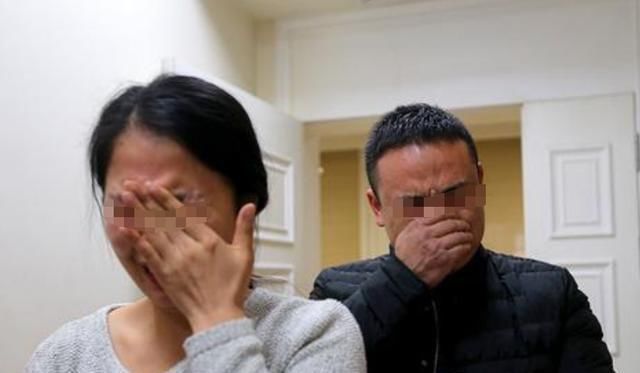 昏倒|美女大学生跑操时“昏倒”,同学们赶快送诊,母亲很难没脸见人了