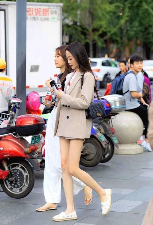 新花样|今年的短裤又出了新花样,让你步步生风,有了它才有炫耀的资本!