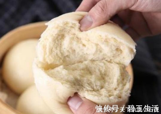 卖馒头的大娘说漏嘴，馒头不要直接上锅蒸，牢记一点，蓬松又好吃