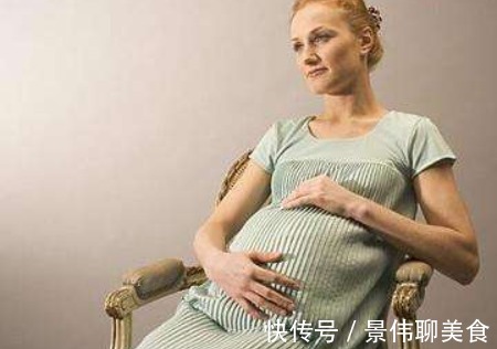 父母|45岁高龄产妇生下二胎后,被踢出了家族群,儿子活该,自作自受