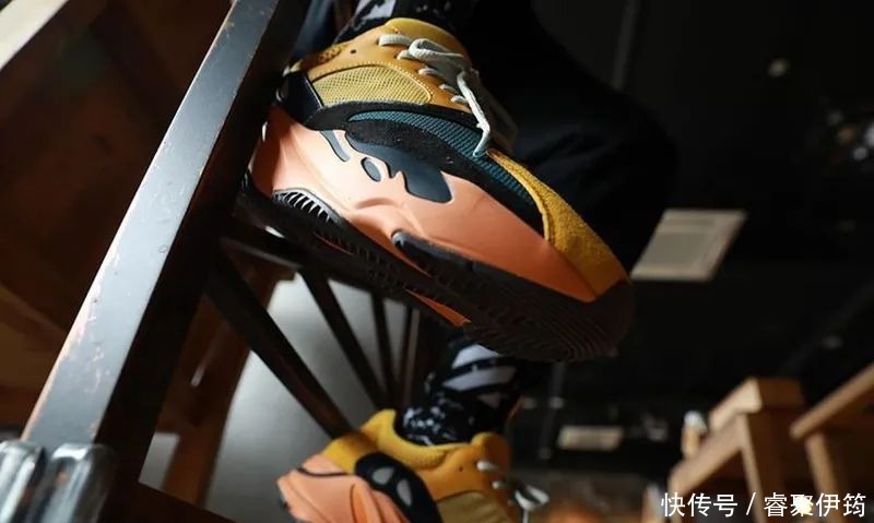 上脚效果超吸睛！“太阳”Yeezy 700 就要来了！