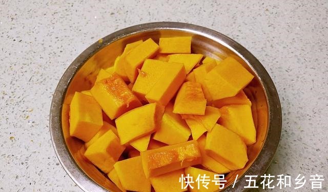 南瓜糊|外表金黄酥脆的糖心南瓜饼，软糯美味，是你不会后悔的选择！