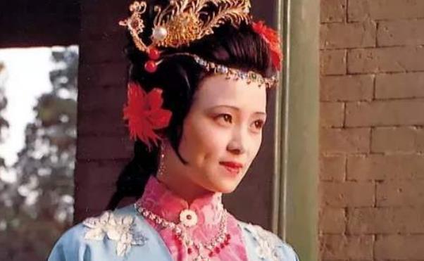 只能|红楼梦中最美的千金小姐,林黛玉只能垫底,其她三位是谁?