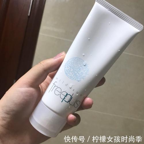 清华学霸|清华学霸专为油痘肌研发的洗面奶,堪称毛孔吸尘器,和油皮说拜拜