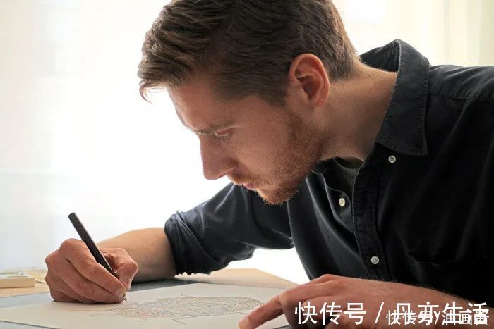 艺术家@90后画家用针管笔绘画,一幅画耗时数百小时,精致极了