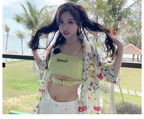 综艺节目|《恋恋剧中人》官宣，吴宣仪跨界“当编剧”：还没站稳就想跑？