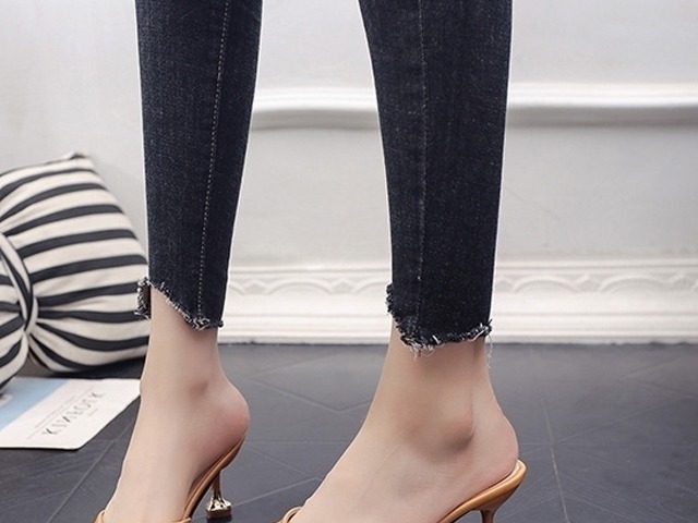 女人 会打扮的女人真厉害,只是换了一双凉鞋,别人都夸这么美