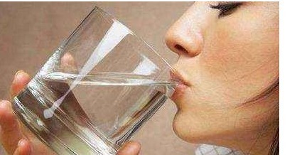 盐碱水|25岁女子得癌症住院，原来是因为喝了一种不能喝的水，来了解下