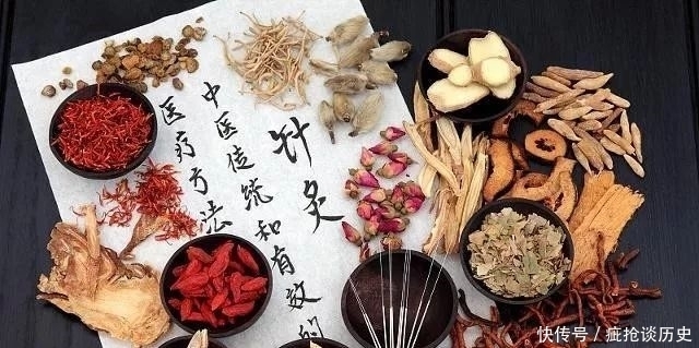 黄芪枸杞泡水喝对身体有益,但这5类人,最好碰都不要碰