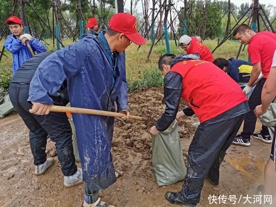 志愿|3.8万余名志愿者在中牟防汛一线闪耀“志愿红”