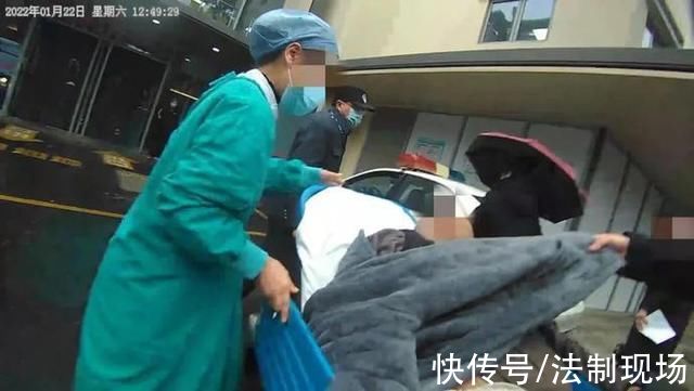 老人|「我为群众办实事」老人突发疾病警车护送就医