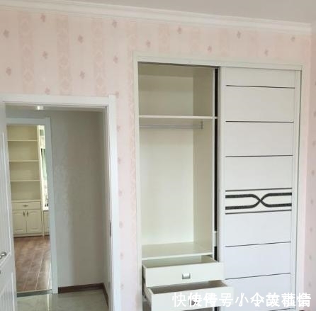 婆婆|婆婆在飘窗打了一圈柜子, 被我发到业主群里, 群里消息炸了锅!