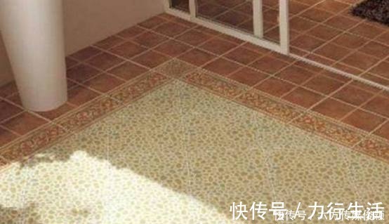 卫生间|卫生间别再傻傻铺瓷砖了,有钱人家里都是这样装,老师傅也说好
