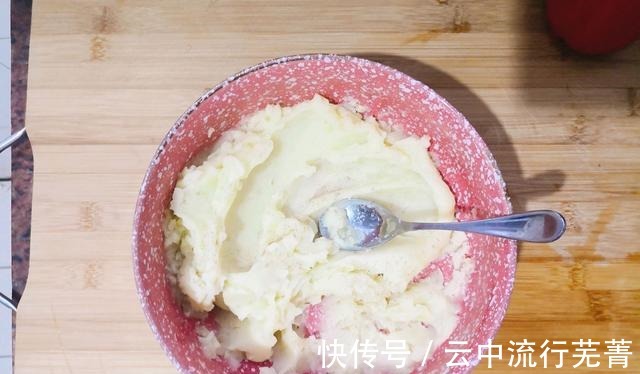 开胃|爽口开胃的西红柿土豆丸子汤，做法详细，想喝的时候做一碗吧！