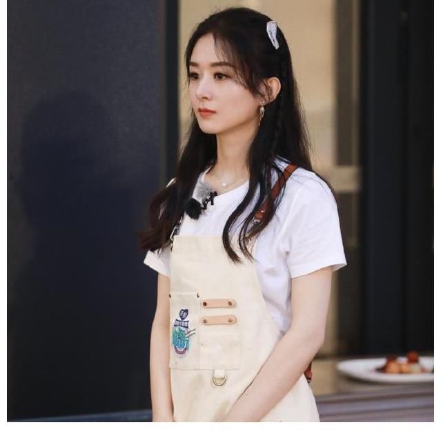 李雪三|赵丽颖回归《中餐厅》，当面调侃黄晓明，从客人秒变员工不当外人