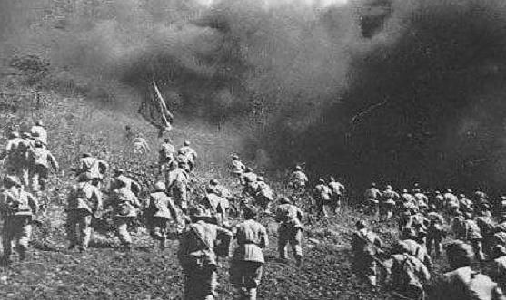 次战役|敌一个旅以“帽”为界进攻，却被我军反冲锋，5000余人仅剩2个连