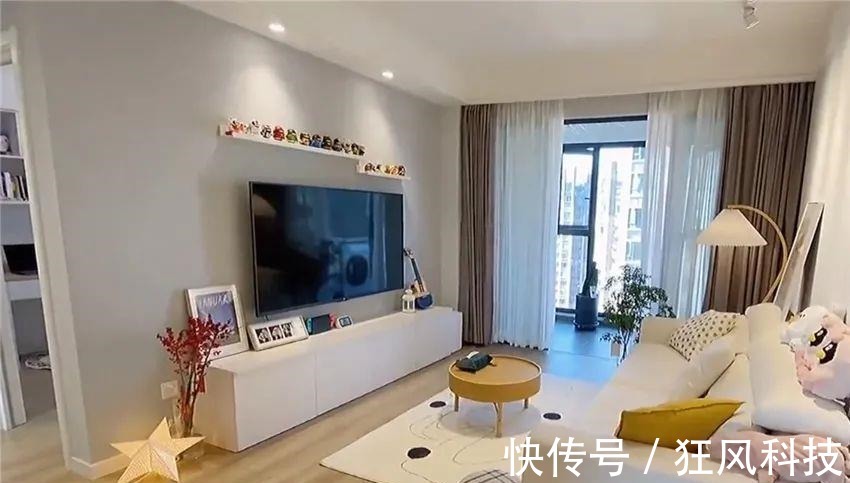 玄关鞋柜|姑娘住进套内70㎡小家,空间虽小却温馨感满满,网友:爱了
