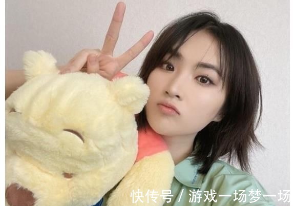 你的名字|姚安娜“偶像包袱”有多重?捂臉大笑時,手與臉的色差過于明顯了