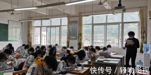 国外留学|“洋学历”再引争论，上海公务员下发招聘条件，留学生要看清现实