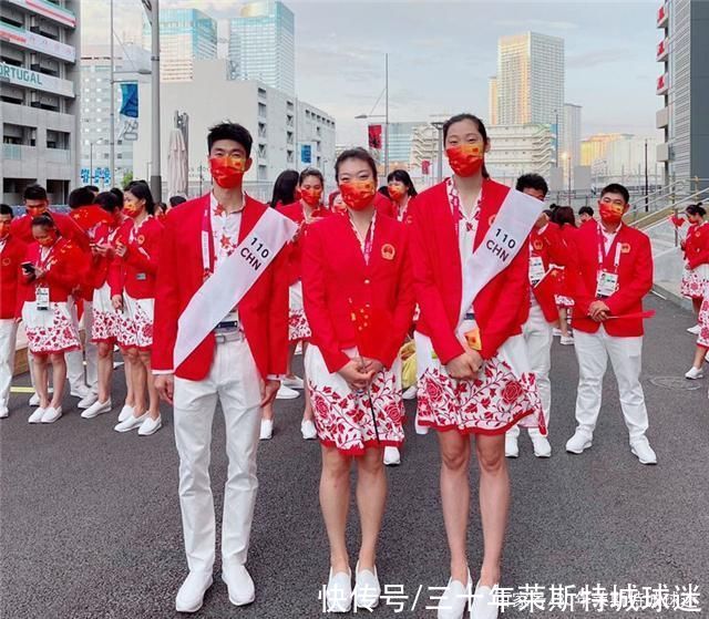 小姐姐|看奥运开幕式了吗?哈萨克美女旗手像仙女，摘下口罩原来长这样