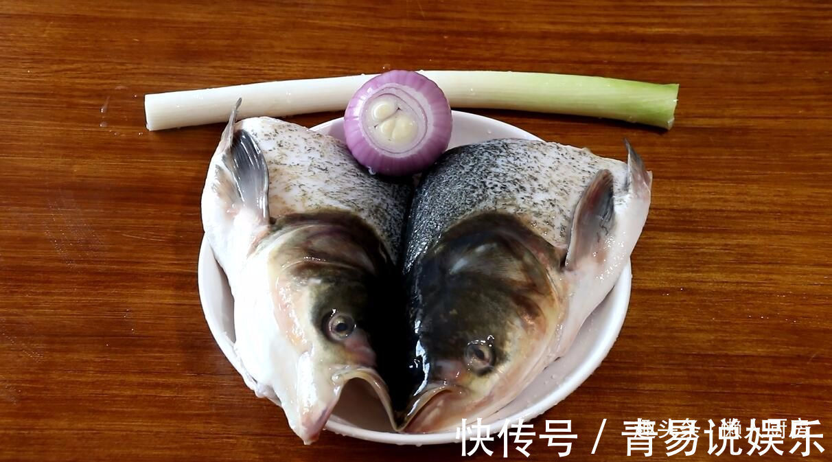 教你做砂锅焗鱼头,全过程不加水,鱼肉鲜嫩入味,做法简单易学