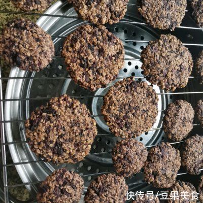 卡版|妈妈最拿手的紫薯燕麦饼（无油0卡版），被我偷学到了
