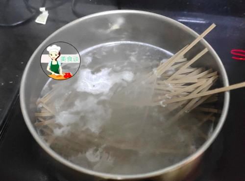 冬菇瘦肉面|天冷了，早餐来上一碗这面下肚，营养美味超满足，一早上都不饿肚子