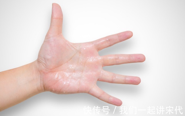 更年期|更年期症状四大表现，你不得不知多吃5样赶走潮热盗汗