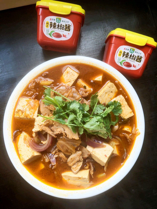 五花肉辣白菜炖豆腐