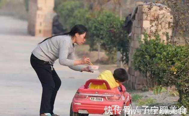 餐具|宝宝不好好吃饭,那是因为父母没有用对方法,以下4点必须要了解