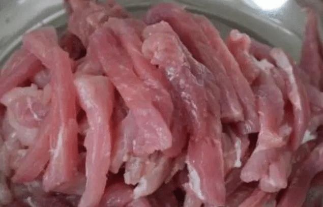 炸酥肉时，牢记放“3样料”，少一样都不正宗，分享正确做法