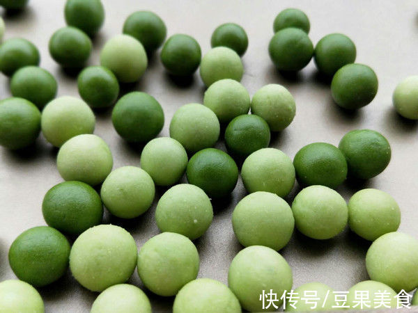 抹茶糖豆豆|寒冷与温暖之间只差一碗新年自制小零食——抹茶糖豆豆