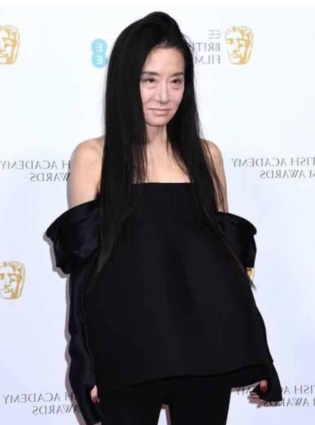 拥有|70岁的脸却拥有20岁身材,坐拥几十亿家产,被称“中国最豪奶奶”