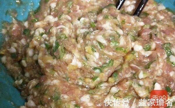 肉馅|这菜我们家一周吃3次,又香又有嚼劲,上菜连料汁都没剩