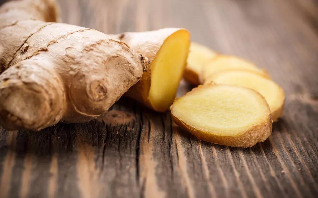 浴足|洗脚水里加4样东西，小病跑光光！懂中医的人都这么泡