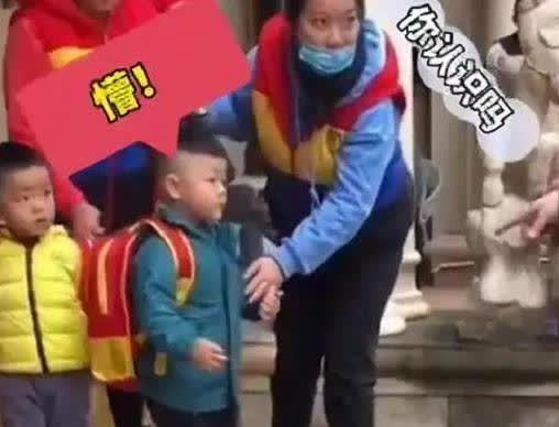 幼儿园|爸爸第一次接孩子就火了,老师一脸不信,爸爸无奈:我真是他爹