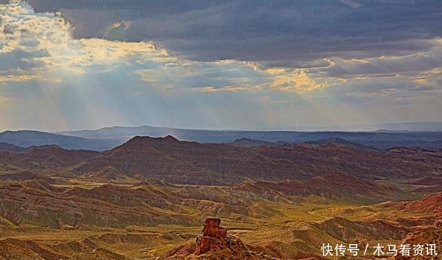 张掖甘州彩虹映照大峡谷