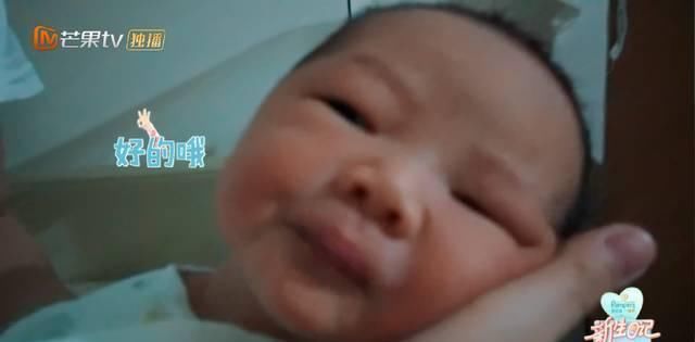 李艾生|李艾生孩子脐带绕颈顺产侧切,月子餐还有火龙果,米饭好大一碗