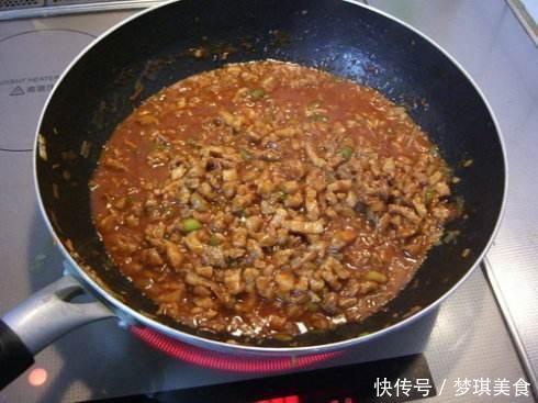 奶奶蒸的包子,一口气吃5个,比“狗不理”还香!亮点在于肉馅