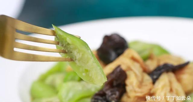 油面筋|这种新鲜多汁的甜瓜,简单的炒一下,甜软,好吃