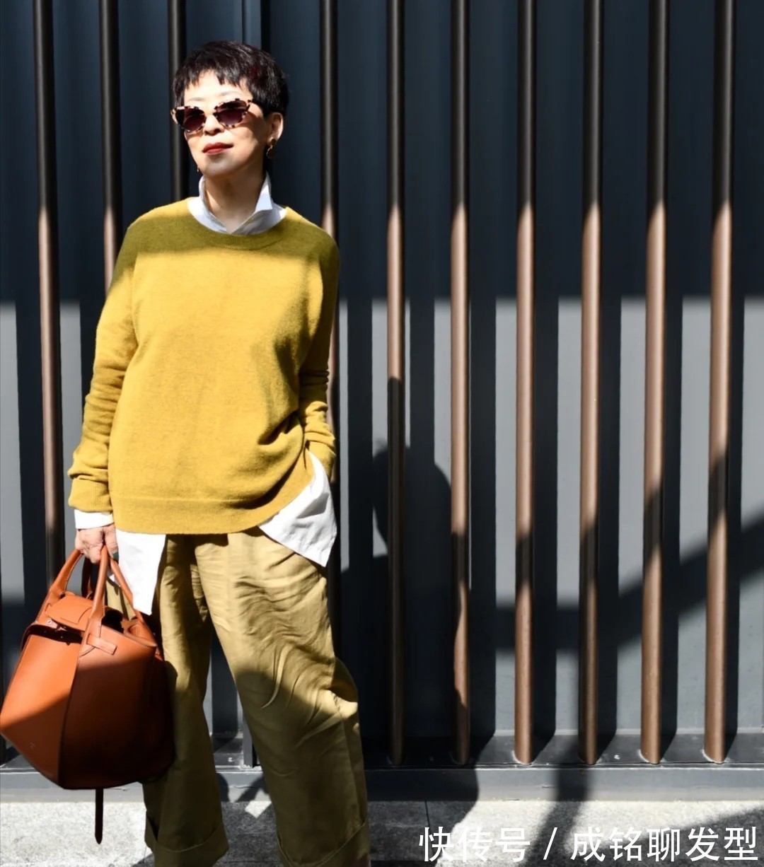 马甲|六十岁更要摆脱大妈感,学学她的减龄搭配术,穿出优雅的时髦范