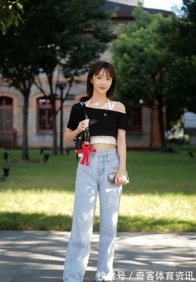 条纹裤 时尚博主的“露腰穿搭”真实用,洋气个性又显瘦,微胖女孩也能穿!