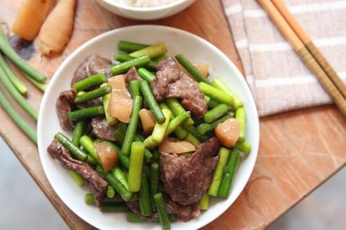 孕晚期|36周孕妇“贴秋膘”，一顿火锅后肚子疼送医院，进入ICU紧急剖宫