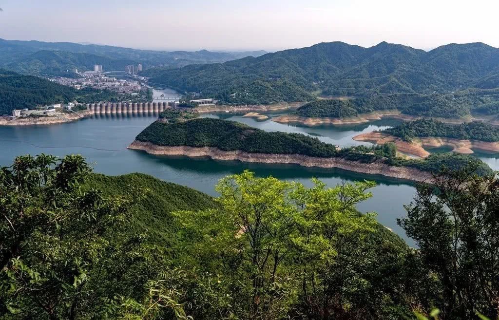 中年|金寨千年古寨，能一览无余的看梅山！