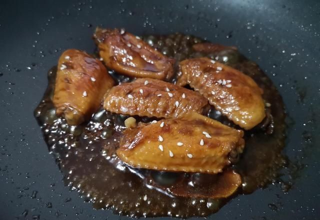 适量|鸡翅这样做,简单几步,香而不腻,每做一次孩子都能吃精光