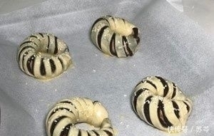 面包|家庭早餐包做法,豆沙面包卷,简单美味营养,吃不够,试试吧