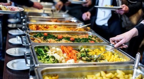 饮料|吃自助餐时,聪明人只喝3种饮料,东北还有人不知道吗