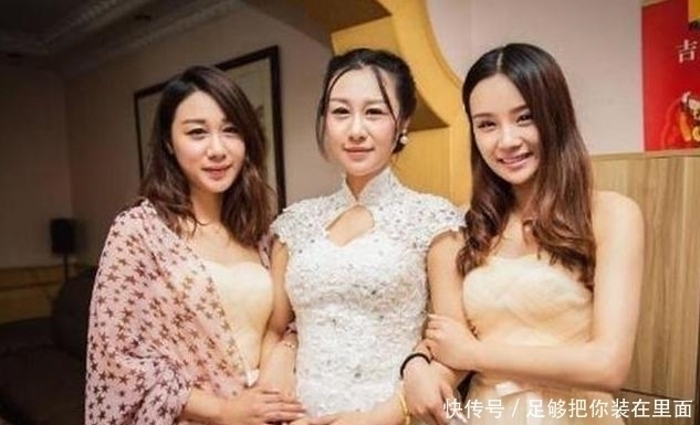 “最年轻婆婆”走红,新娘满脸委屈,亲家母尴尬,这是来抢风头的吧